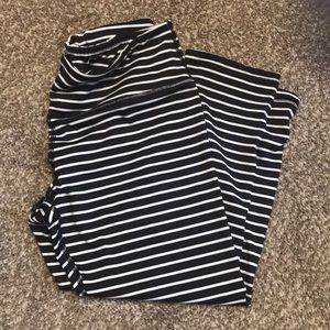 Women’s Small Yoga Pant (Capri)